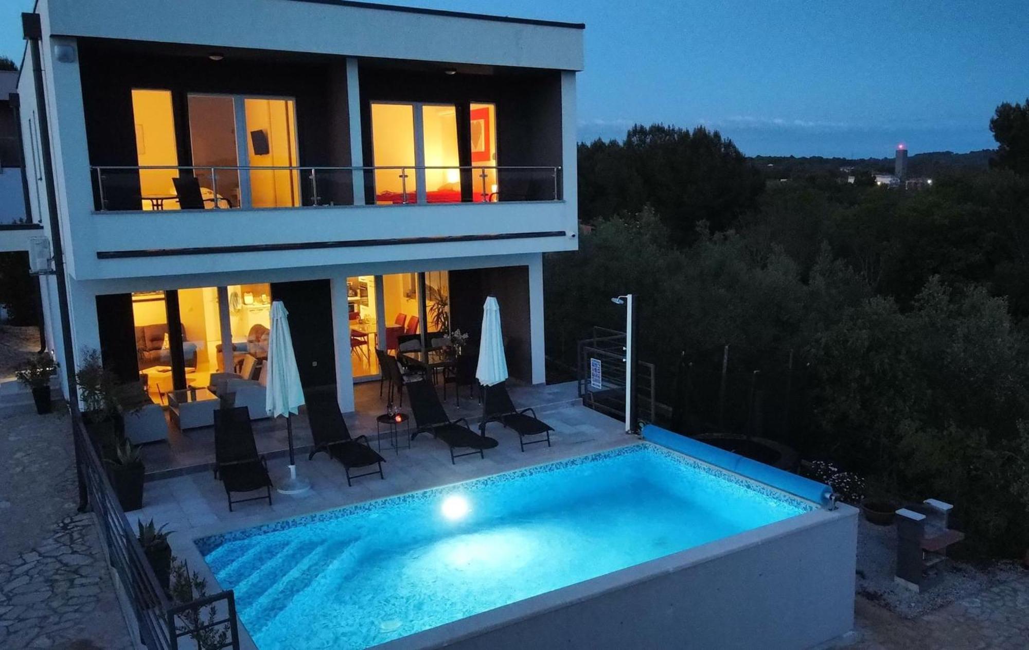 Pura Vida With Sea View Villa Pula