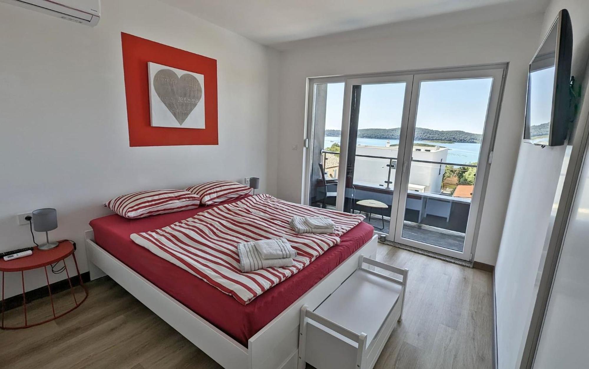 Pura Vida With Sea View Pula