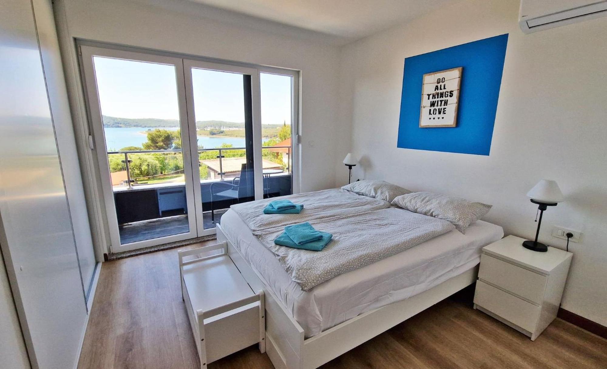 Pura Vida With Sea View Pula